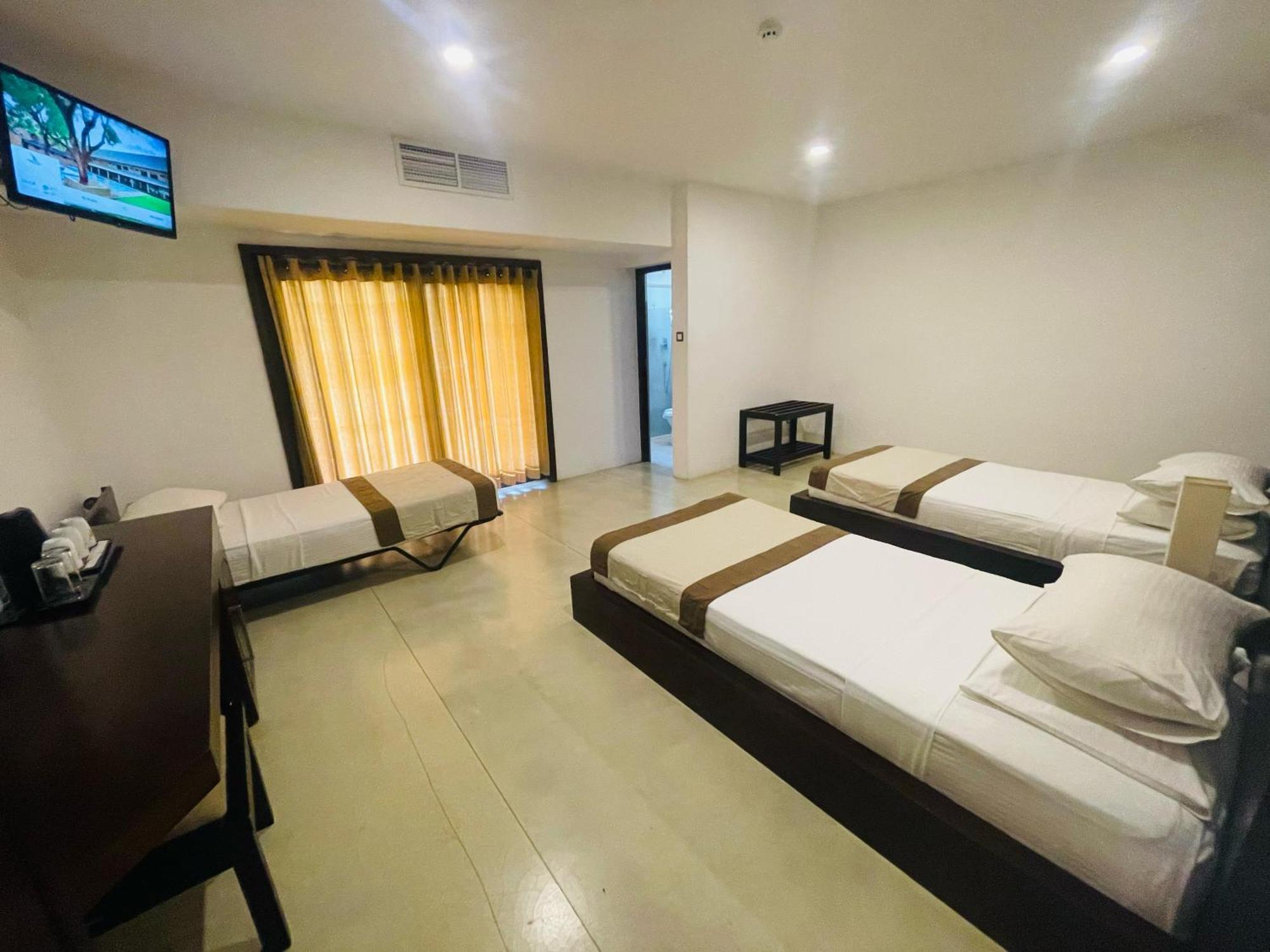 Rajarata Hotel Anuradhapura Exterior foto